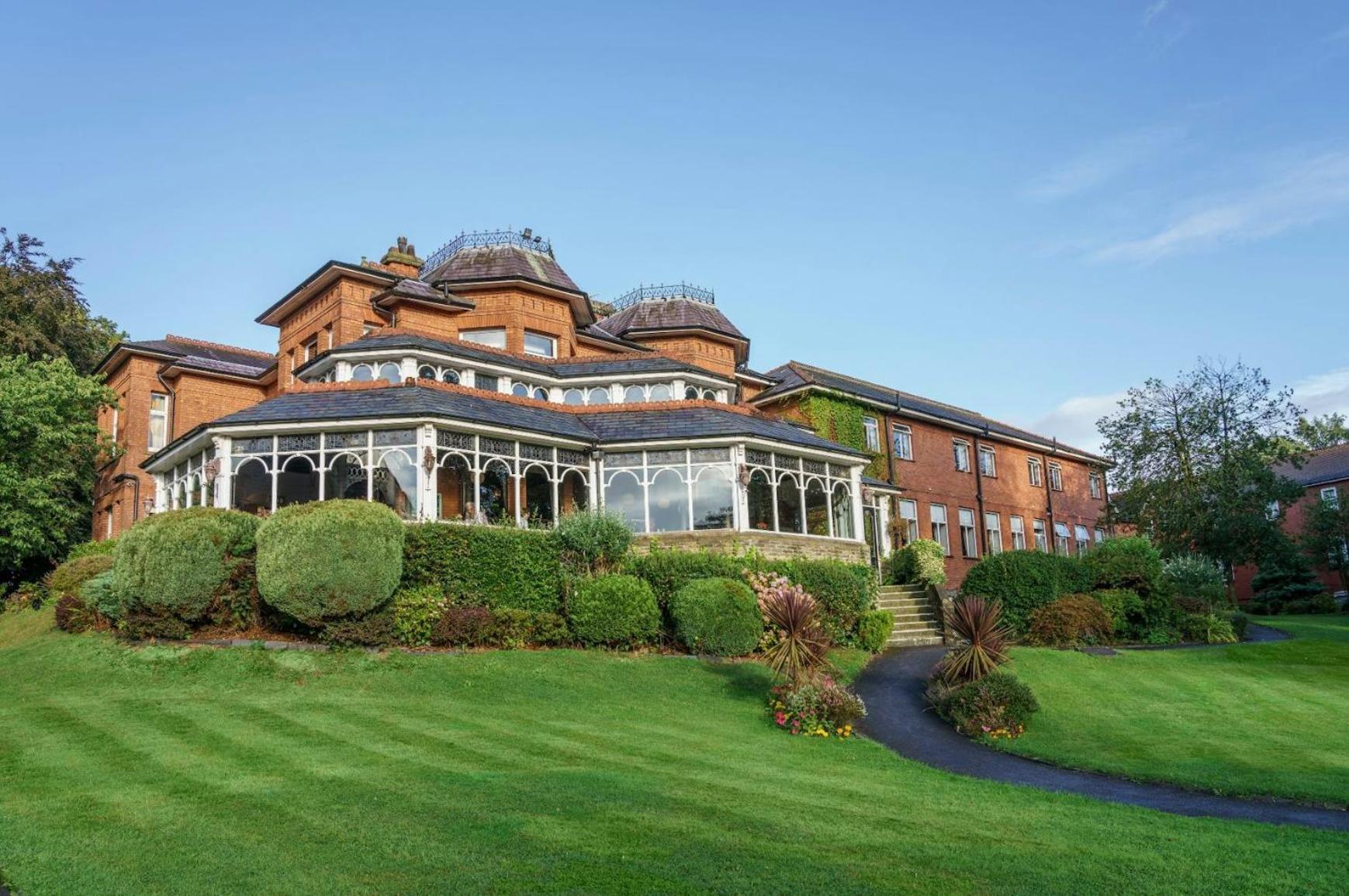 Macdonald Kilhey Court Hotel Wigan Exterior foto